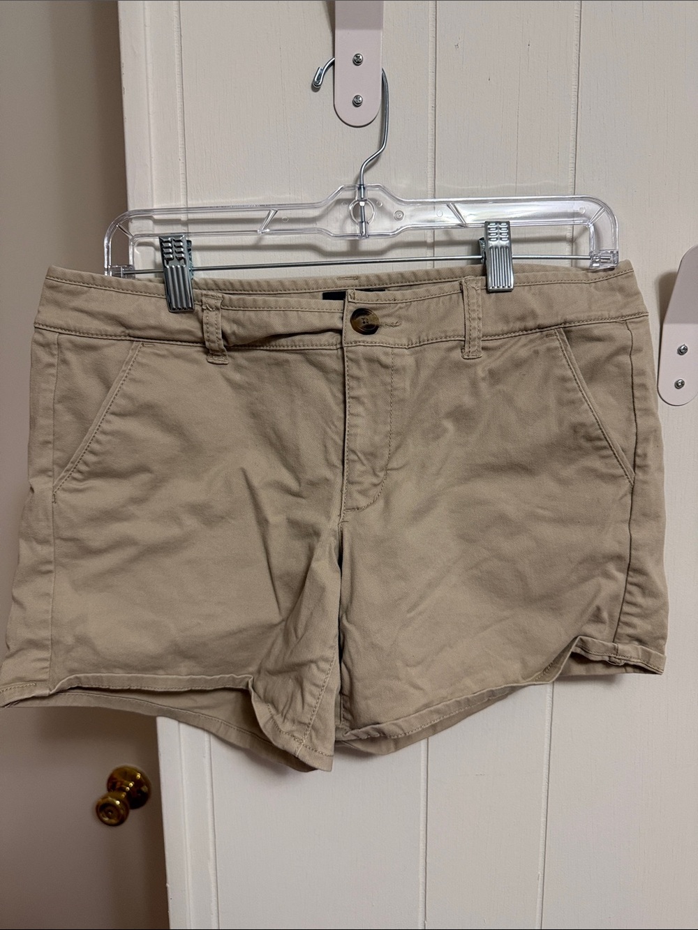 American eagle Classic Women's Khaki Cotton Shorts - Neutral Tan